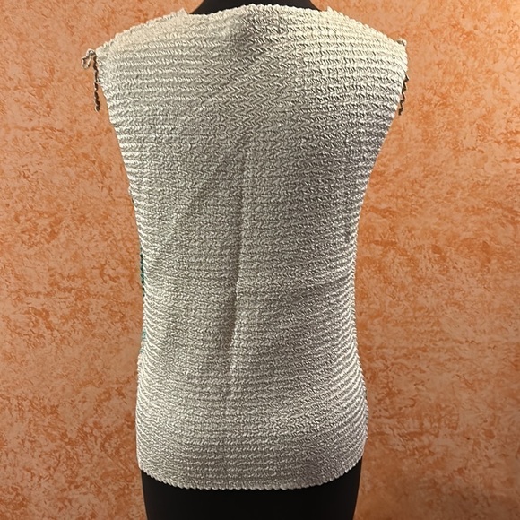 CASUAL CORNER Crimped Sleeveless Floral Blouse size Large - Picture 2 of 9